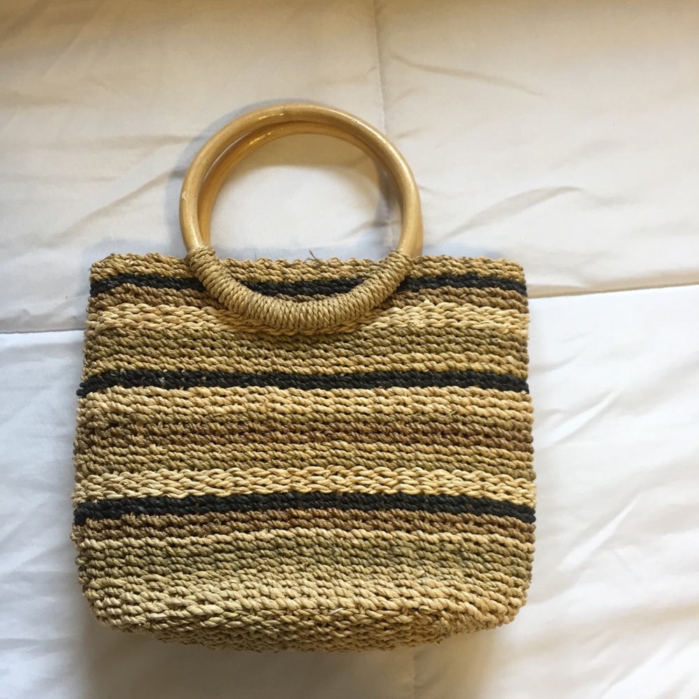 Trendy multicolor straw bag with circle handles